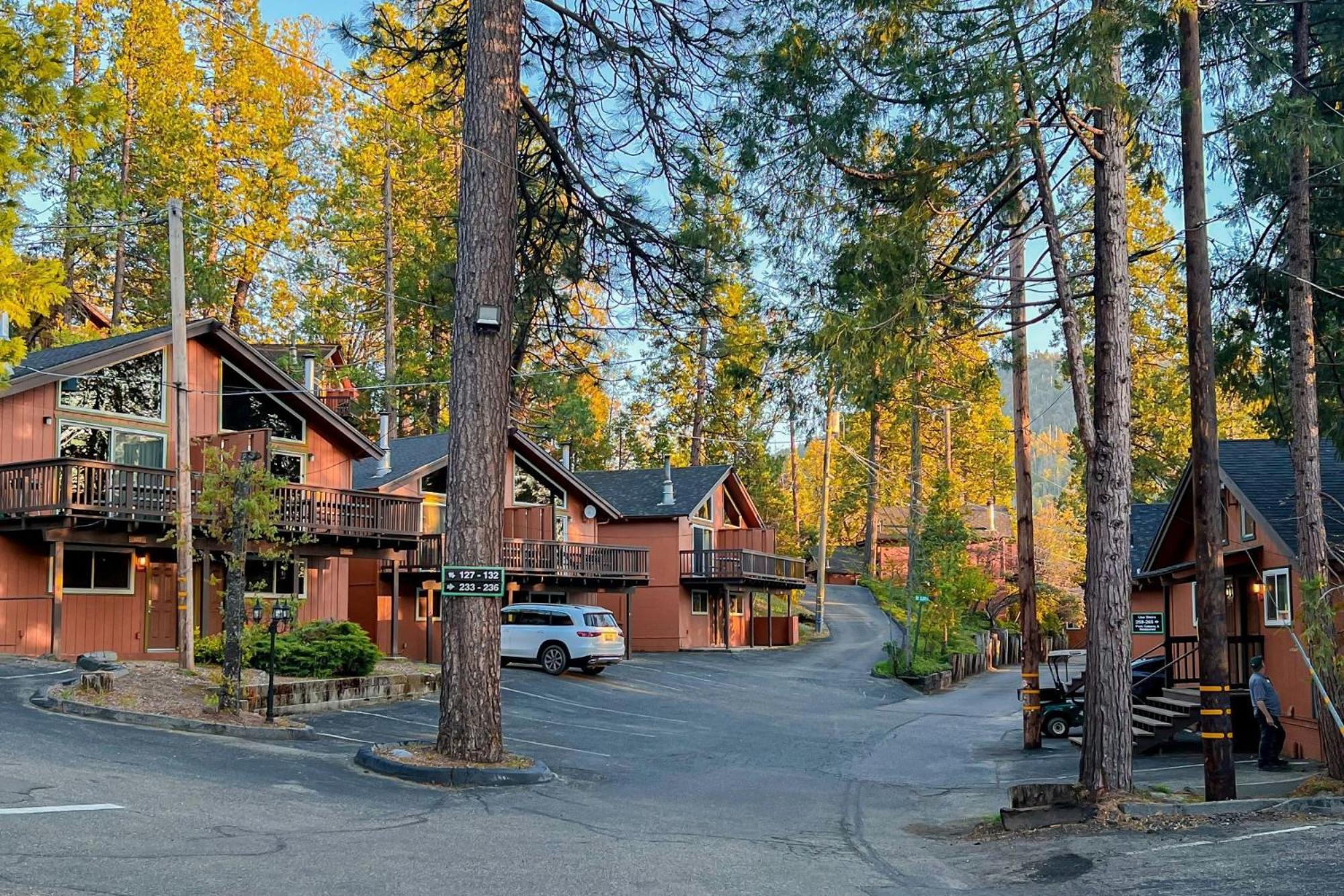 The Pines Resort & Conference Center Bass Lake Exterior photo